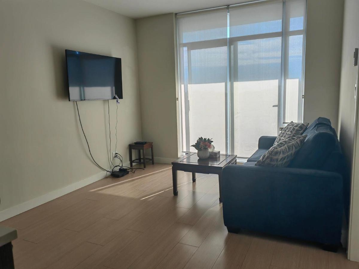 Lovely 1 Bedroom Condo Victoria Exterior photo