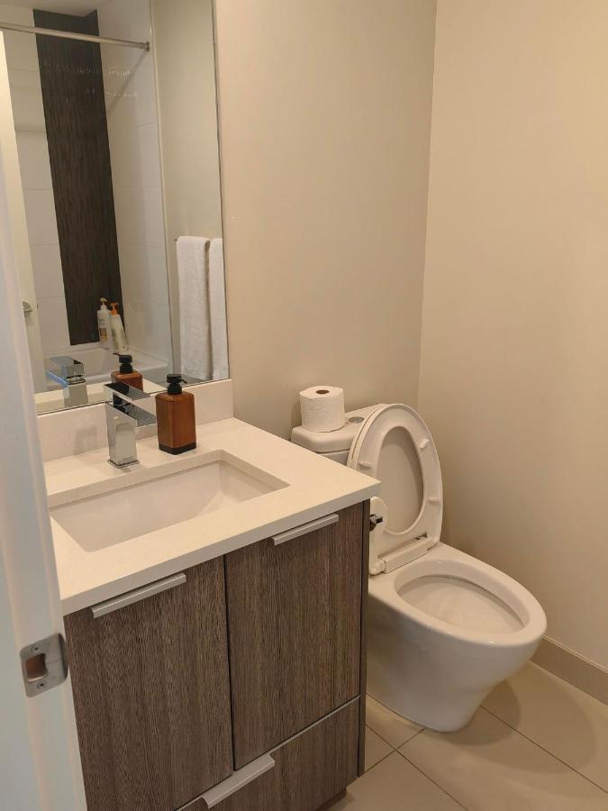 Lovely 1 Bedroom Condo Victoria Exterior photo